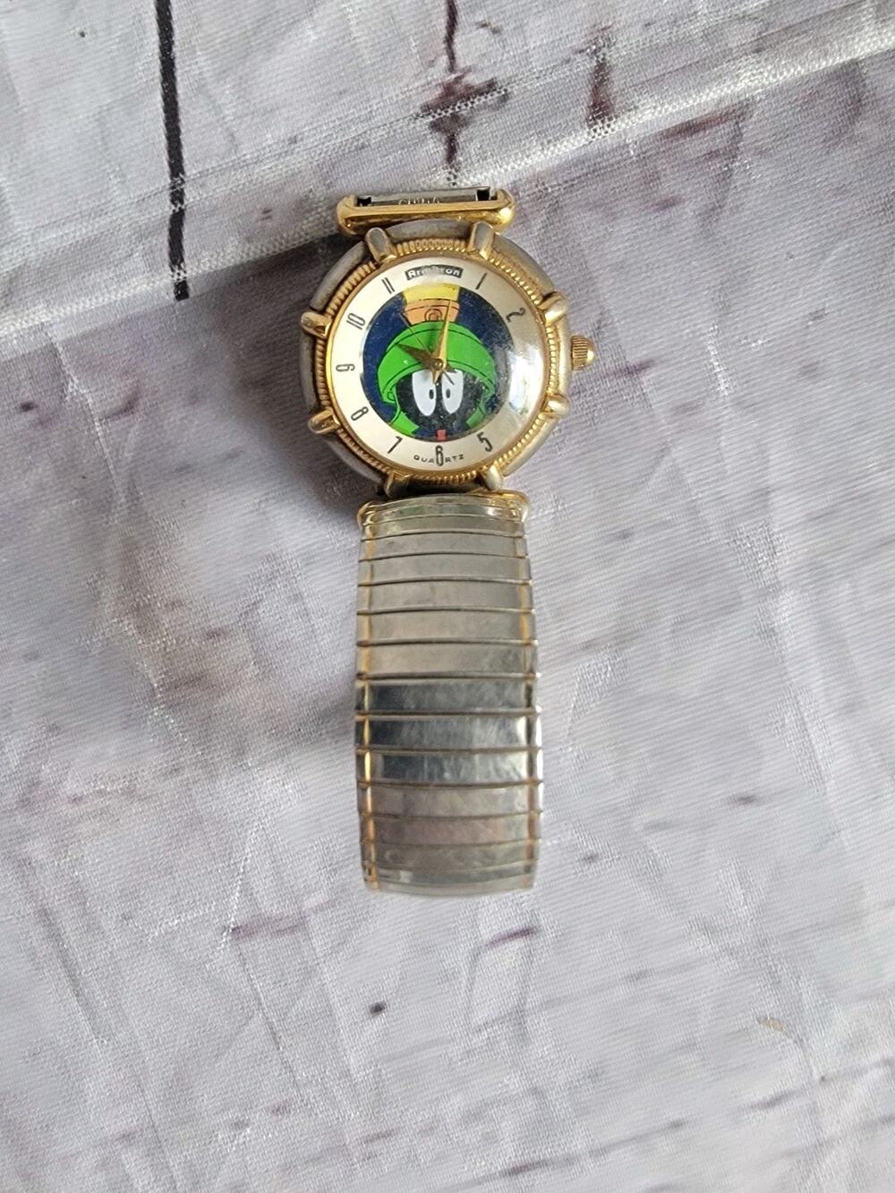 1995 Armitron Looney Marvin The Martain Women's Quartz Watch 2200/199 AL21 READ